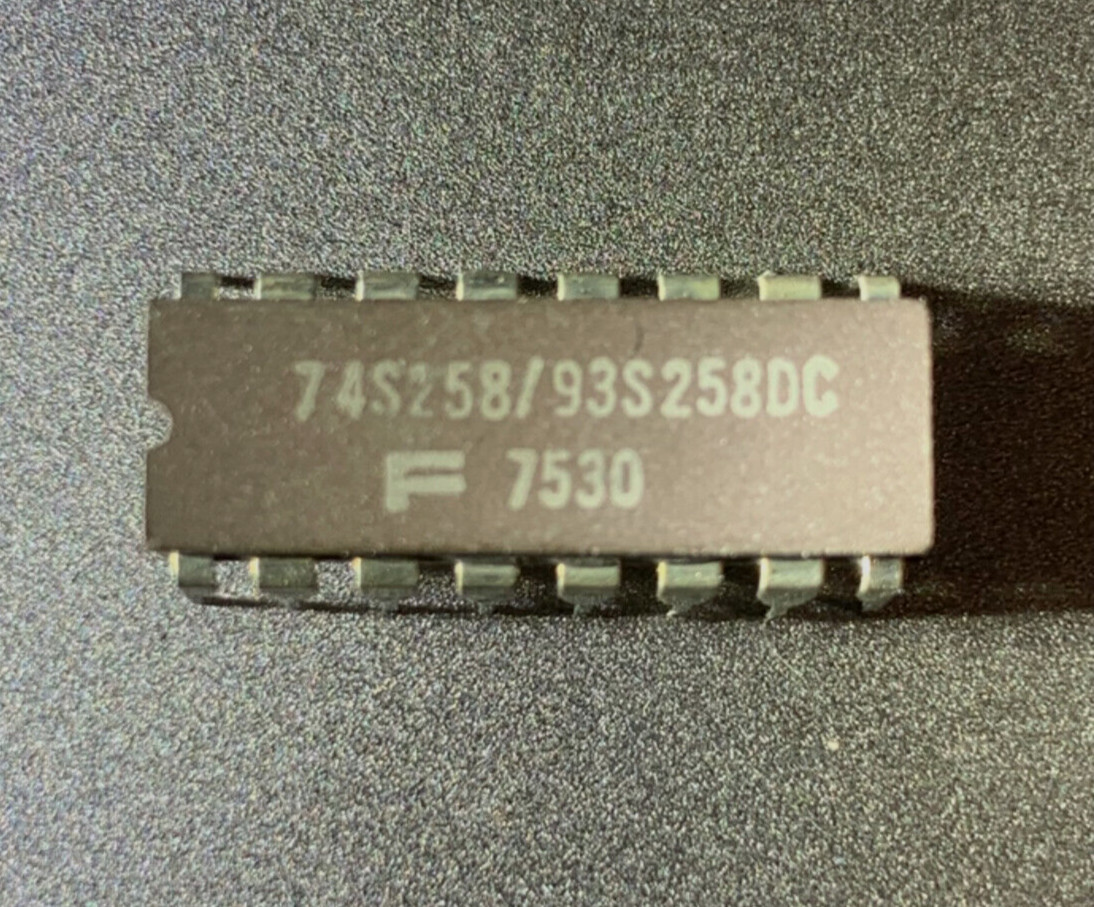 Fairchild 74S258/9S258 Schottky Quad 2Line to 1Line Data Sel Ceramic Vintage IC