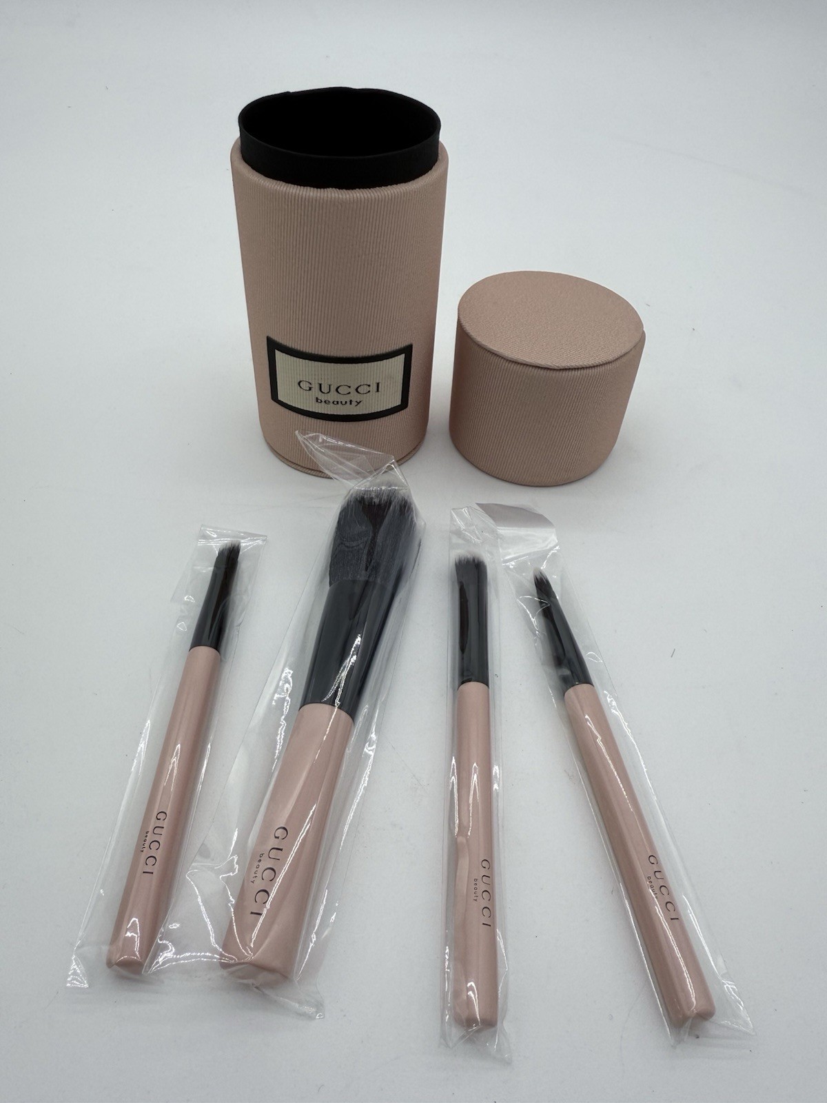 GUCCI Beauty Floral 4pc Makeup Brushes w/ Travel Case Holder Cosmetic PINK