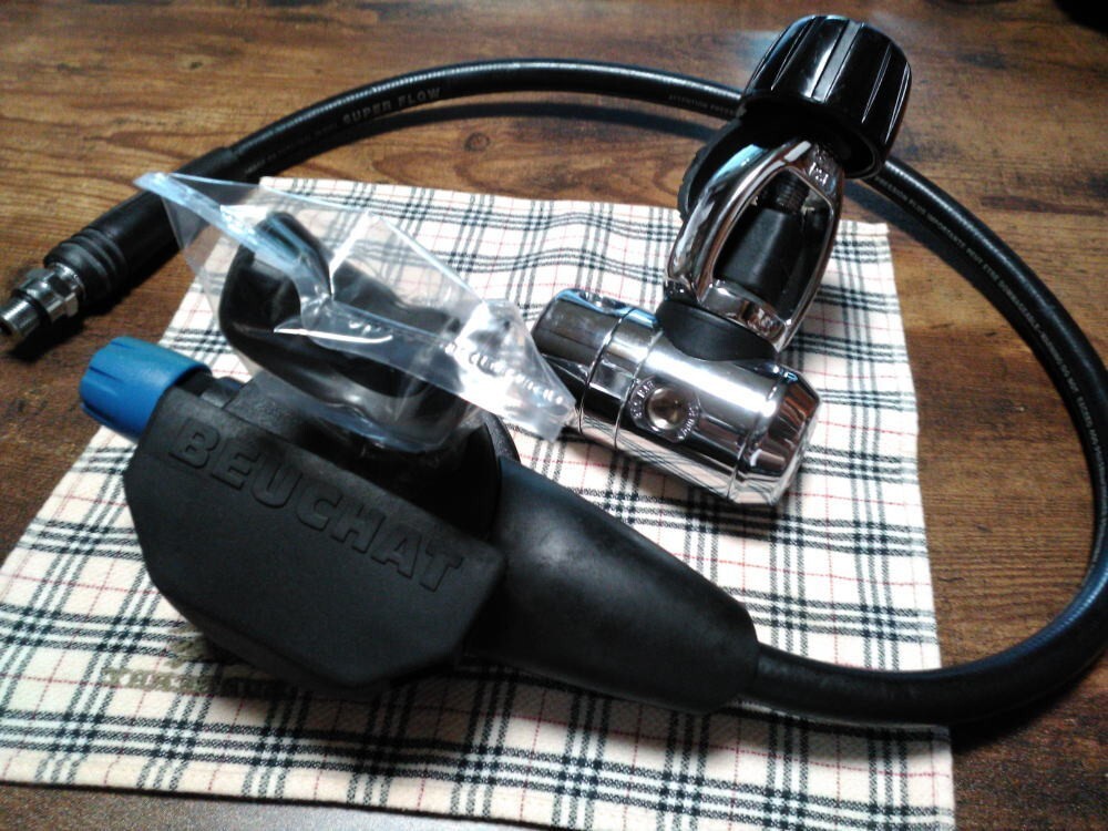 BEUCHAT VS-10 ADJUSTABLE / 941372 SCUBA DIVING REGULATOR.
