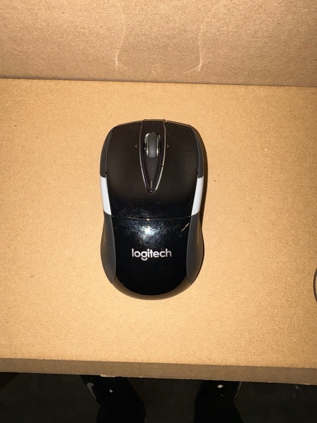 Logitech M525 (910-002696) Wireless Optical Mouse