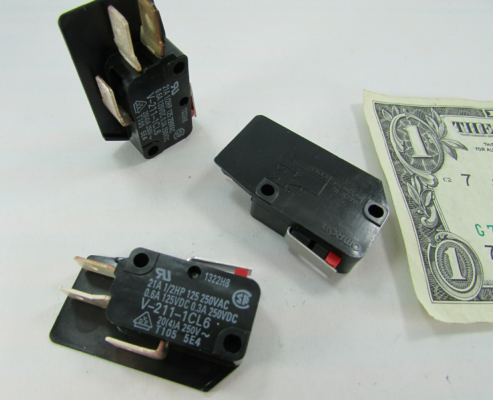 Lot 3 Omron Short Lever Shielded Barrier Micro Switches 21A/250VAC V-211-1CL6 DC
