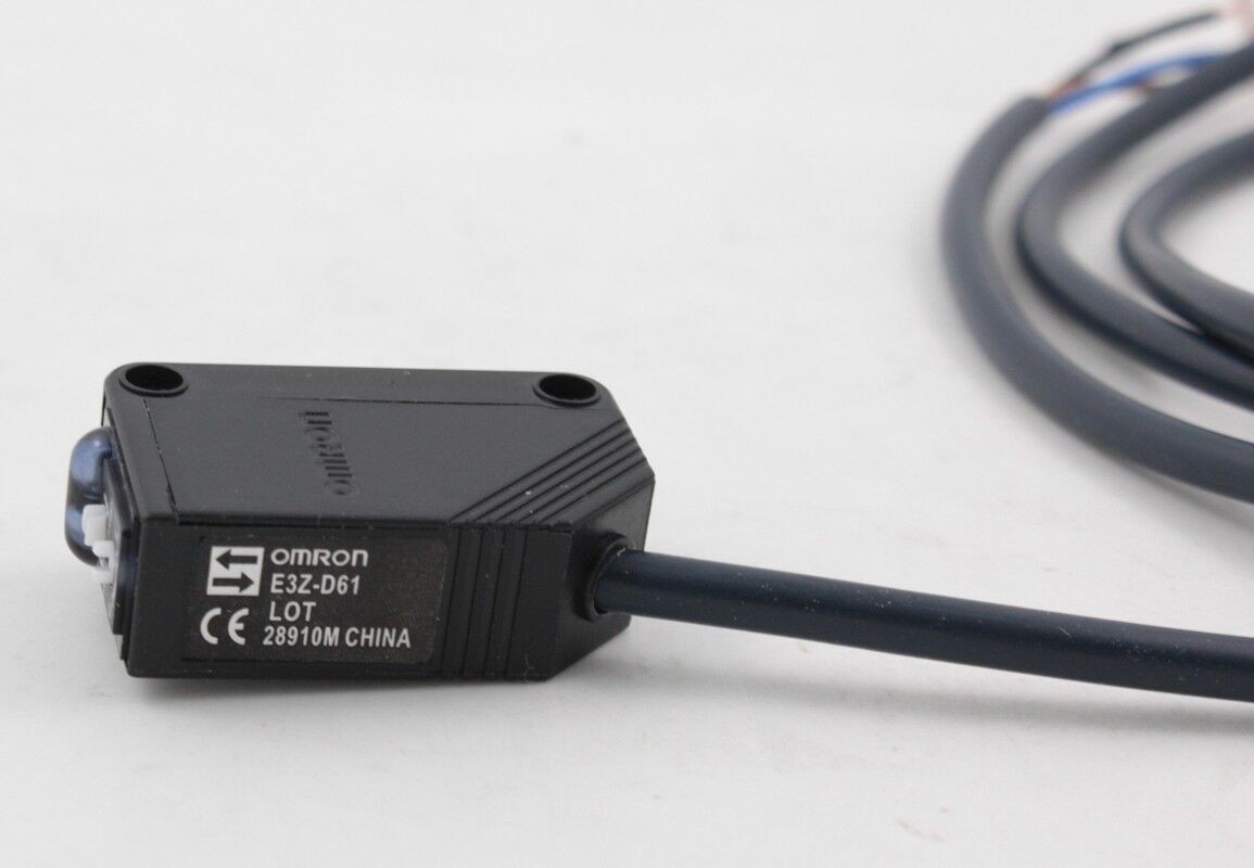 Omron E3Z-D61 Photoelectric Switch Sensor New Free Shipping One E3ZD61