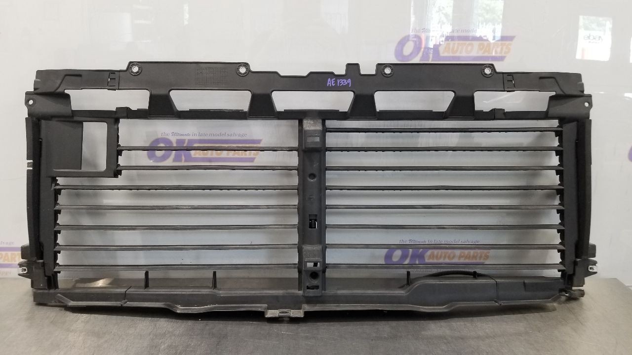 20 CHEVY SILVERADO 2500 UPPER AIR SHUTTER 6.6L DIESEL