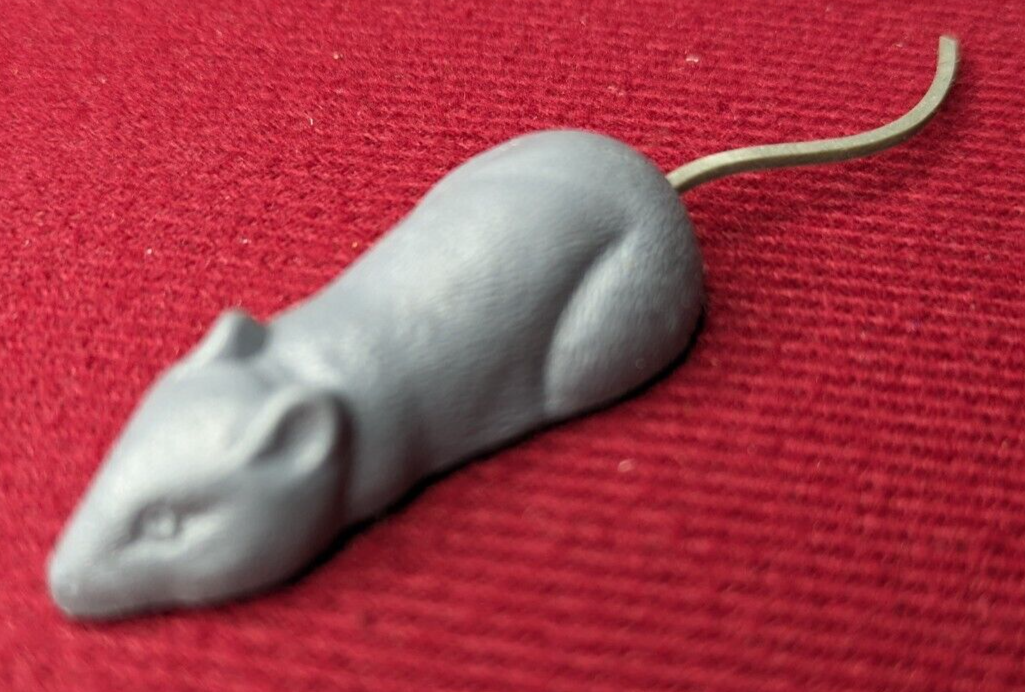 12 Count - Wonder Mouse - Jokes, Gags and Pranks - Make Mouse Jump