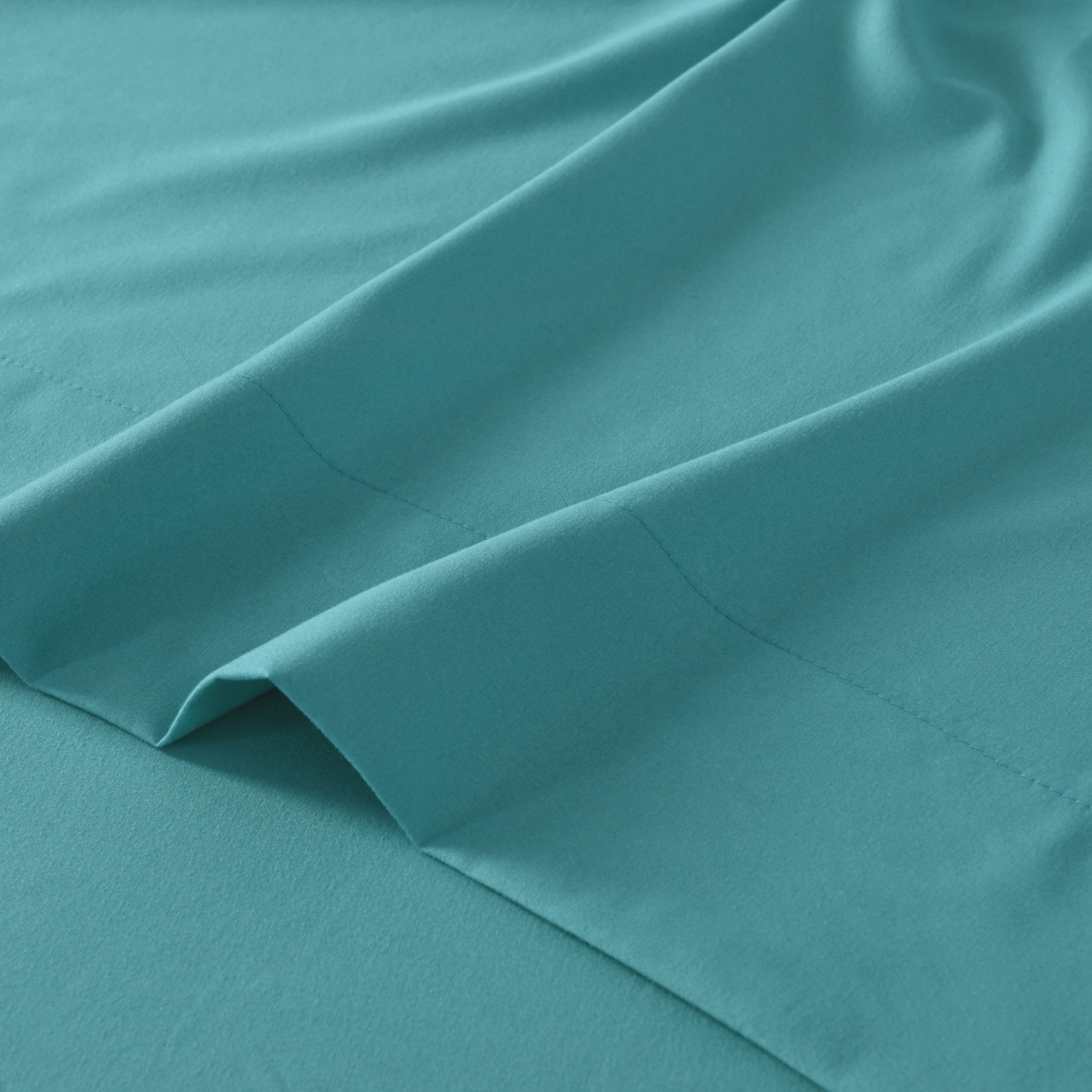 4/6 Pcs Soft Solid & Embroidery Bed Sheets Set