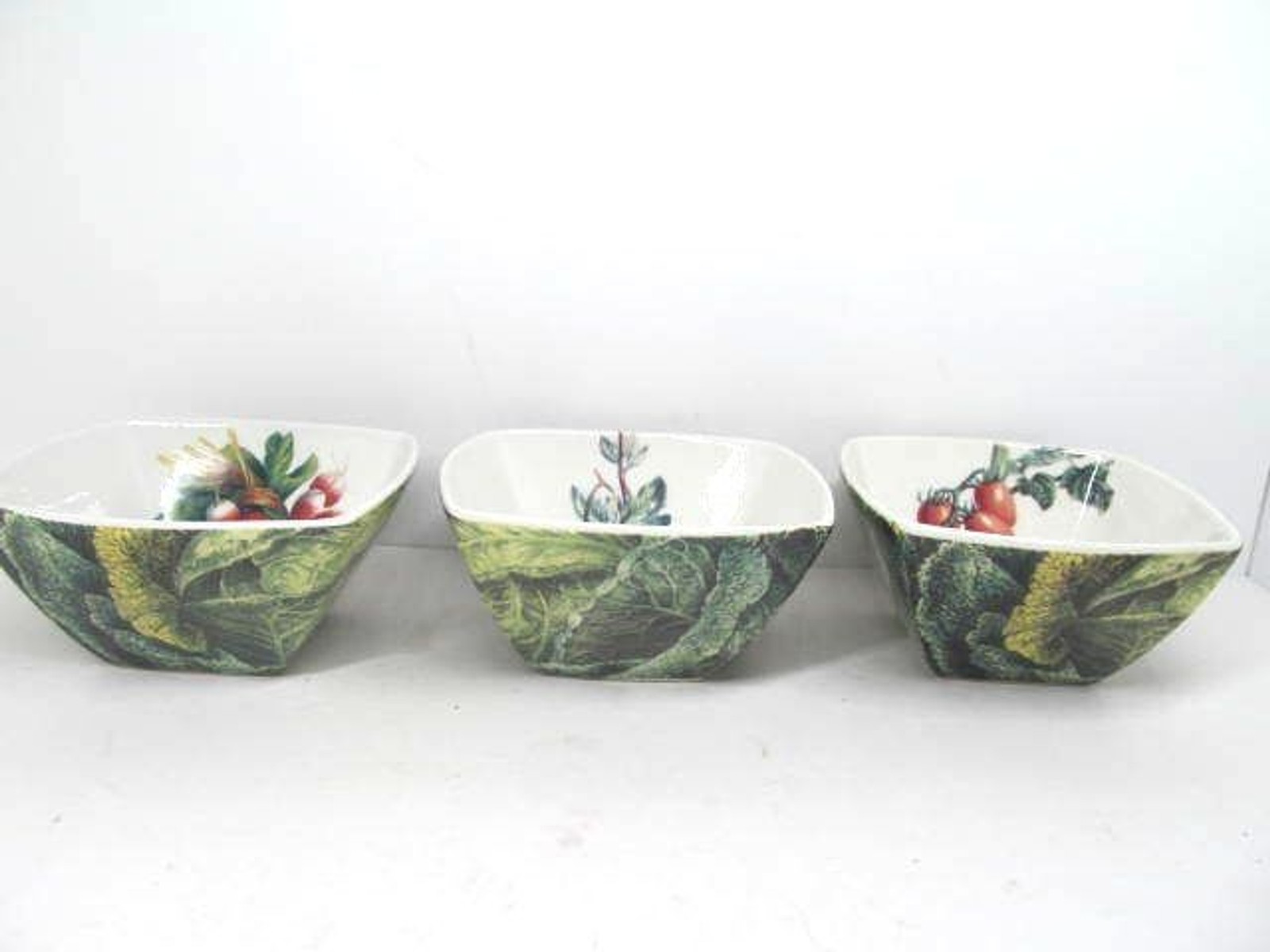Italian Ceramics Italy Vegetables Pattern Bundle of 3 Square Bowls
