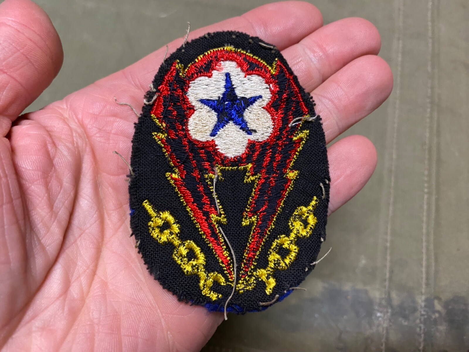 ORIGINAL WWII US AIR FORCE ETO ADVANCED BASE EASTERN EUROPEAN OPERATIONS PATCH