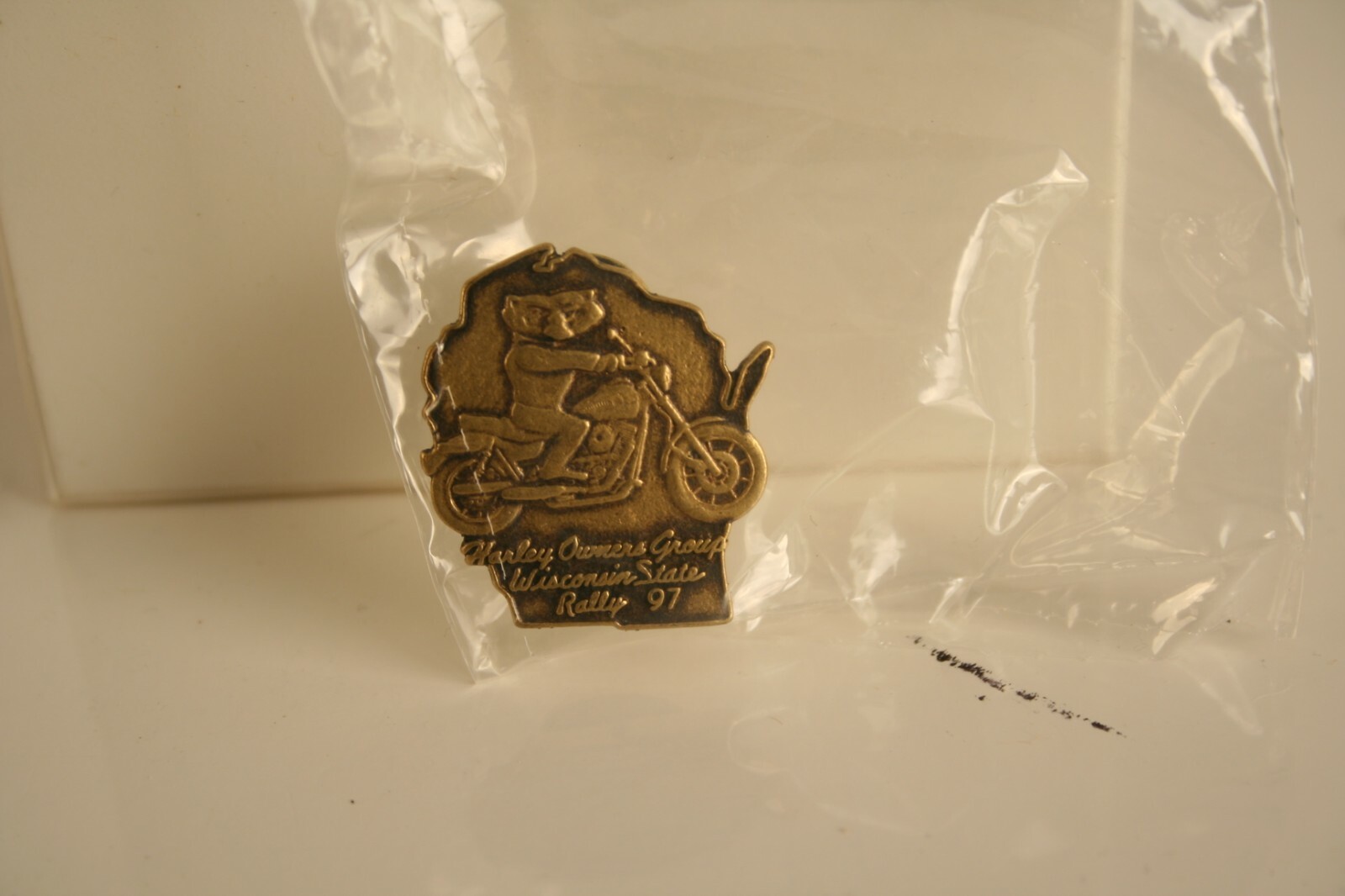 New Genuine Harley Davidson 1997 HOG Vest Pin Wisconsin State Rally
