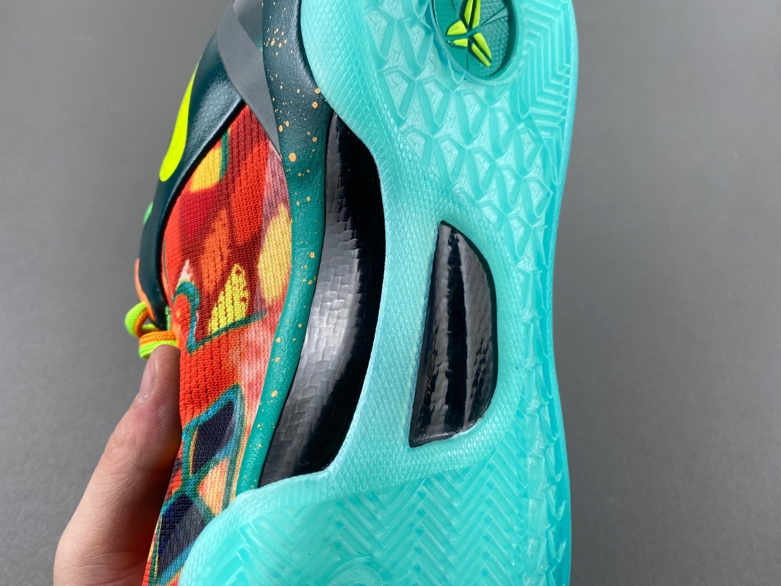 Kobe 8 Ⅷ Protro What The (2025) HM9621-900