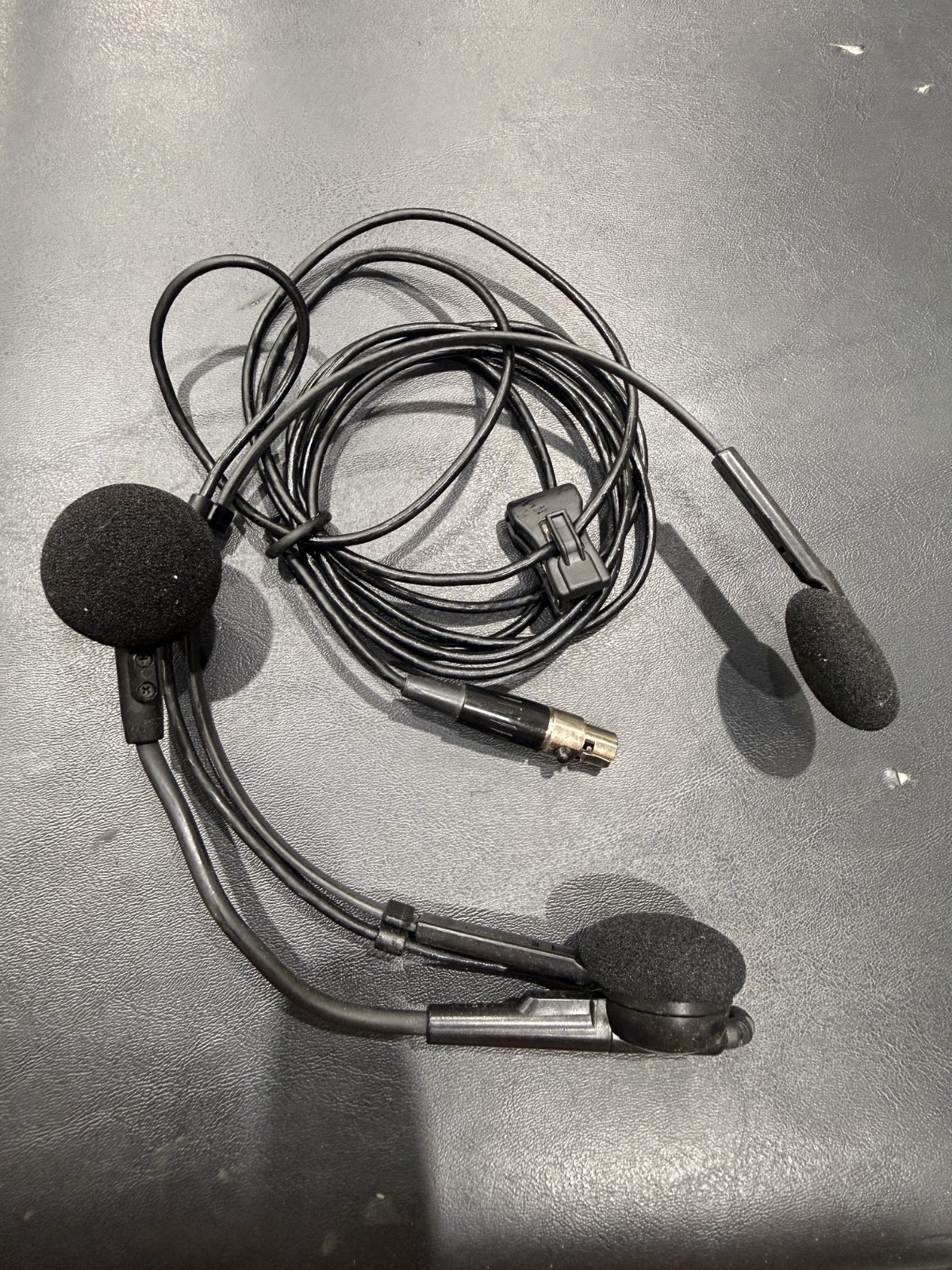 Audio-Technica ATM75 Cardioid Condenser Microphone (E10049179) Shure End