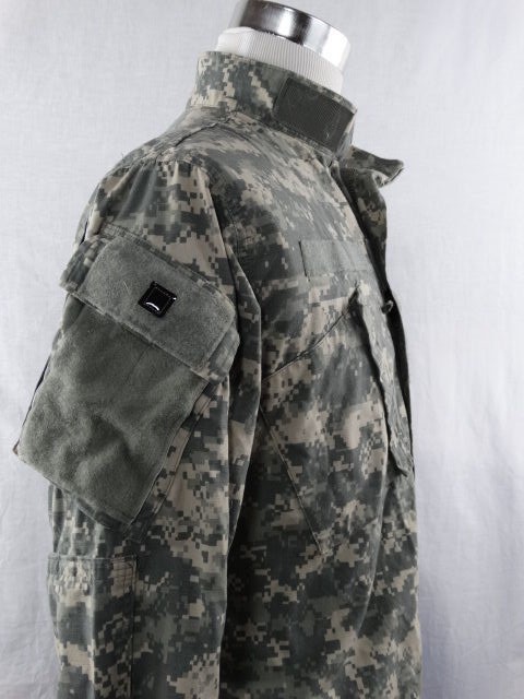 ACU Digital Camo Flame Resistant Jacket Military US Army Medium Regular