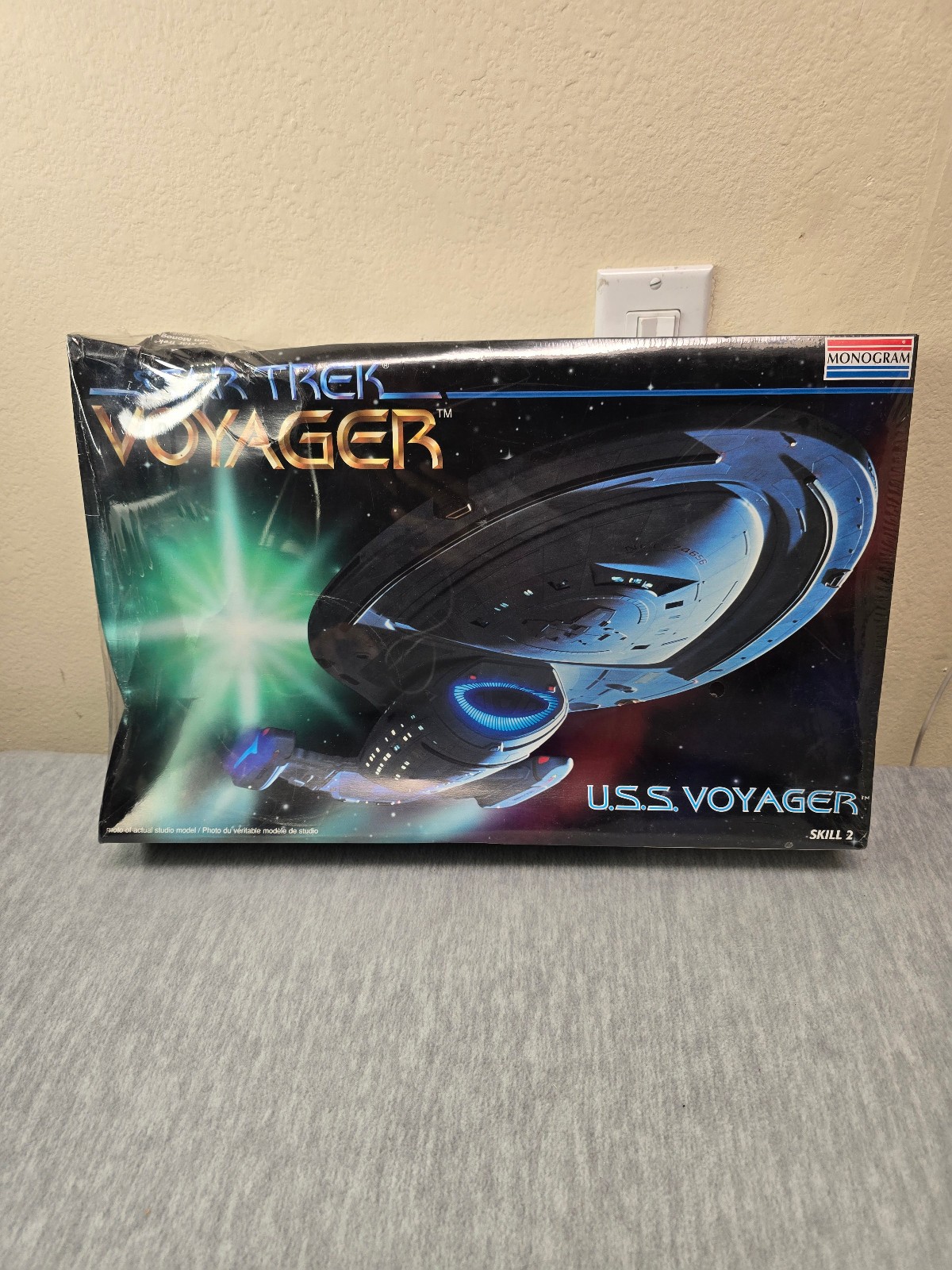 Vintage 1995 Monogram Star Trek Voyager U.S.S Voyager Model Kit Sealed ●  READ
