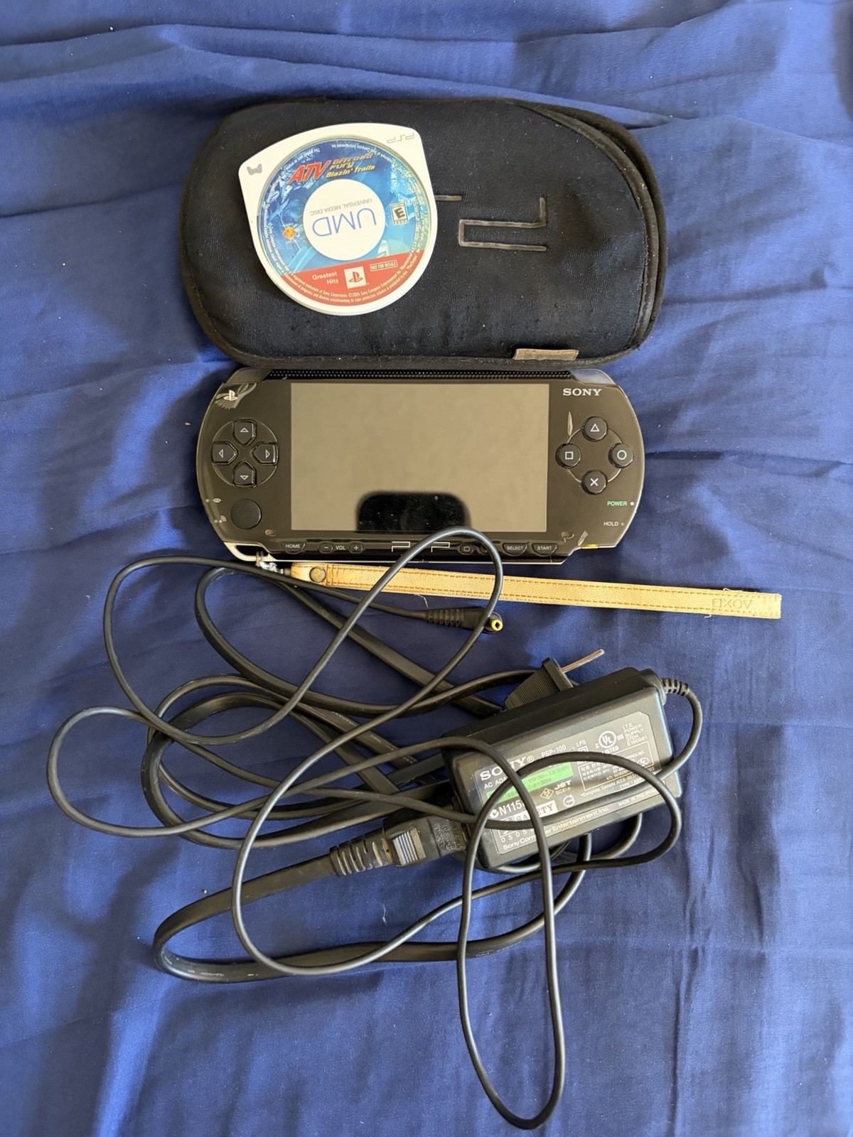 Sony PlayStation Portable PSP 4GB W/ Charger and No Battery
