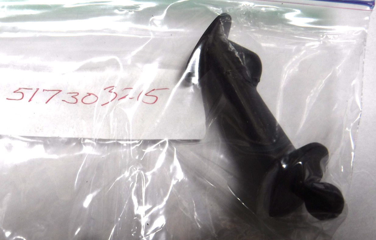 OEM 2004-09 SKIDOO SUMMIT RIGHT RH WINDSHIELD SUPPORT BRACKET 517303215 W21-33G
