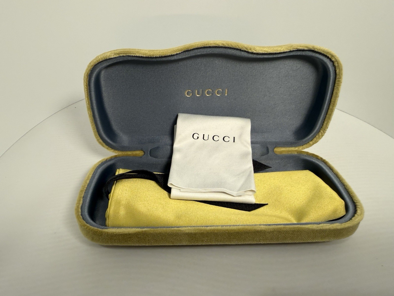 Gucci, Small, Olive, Velvet Clamshell case