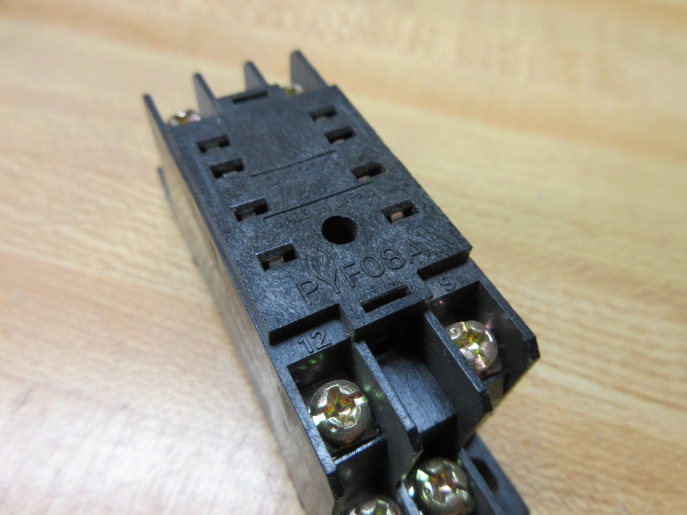 Omron PYF08A Relay Socket PYFO8A (Pack of 6)