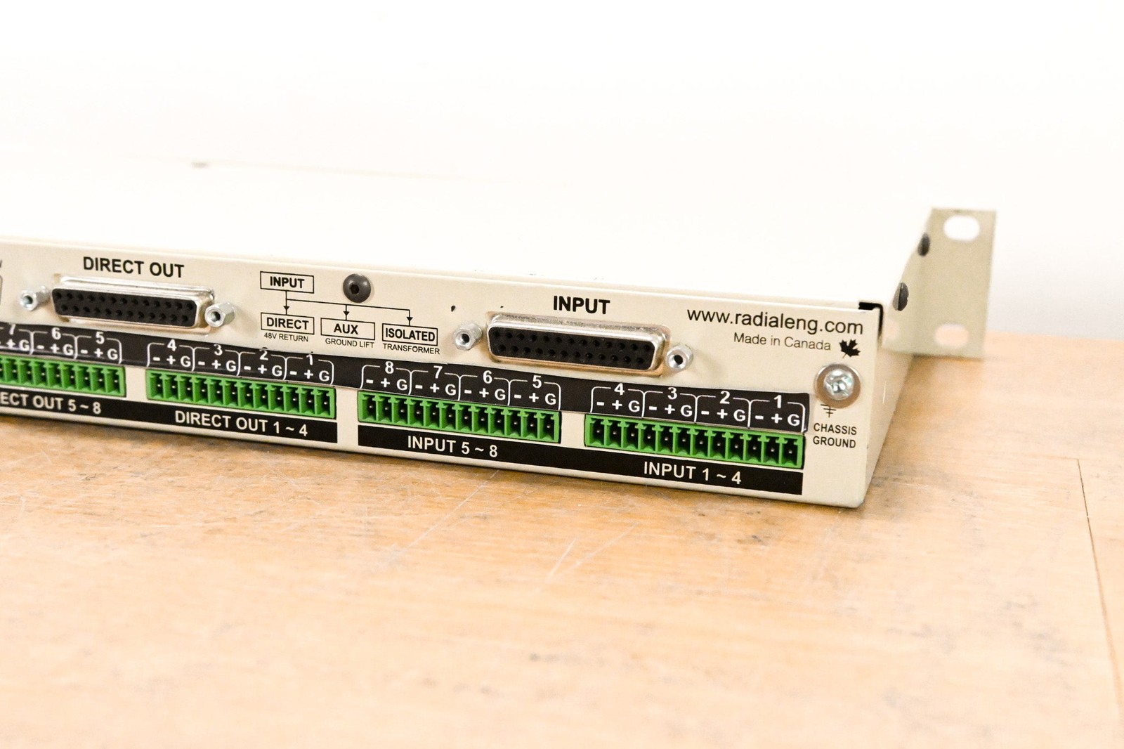 Radial Engineering OX8-j Jensen-Equipped 8-Channel Microphone Splitter CG011Q4