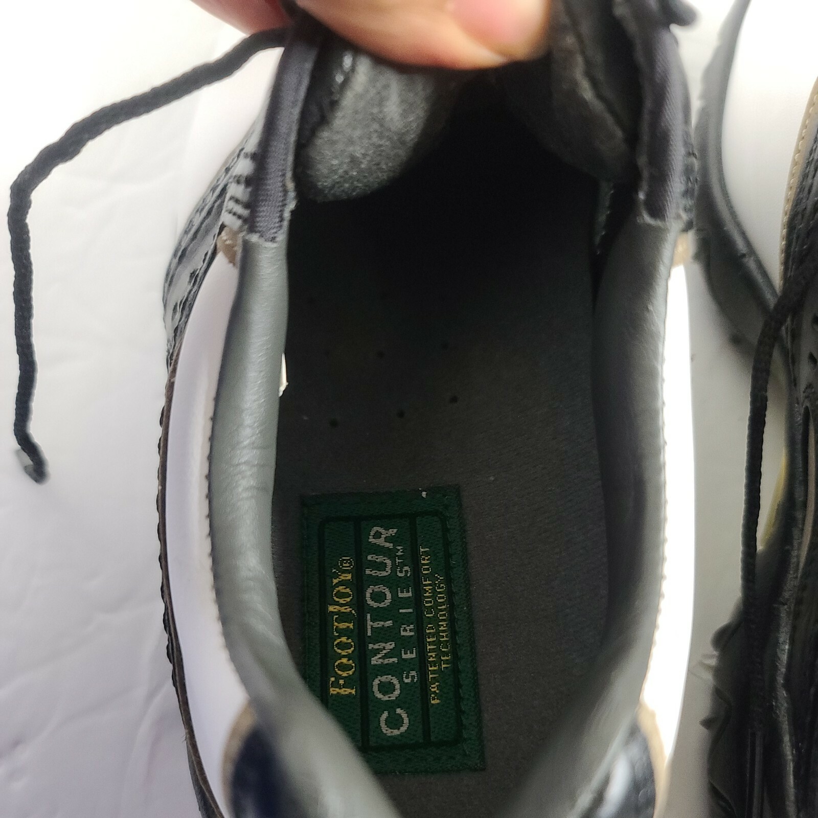 Men’s size 7m Footjoy Countour golf shoes