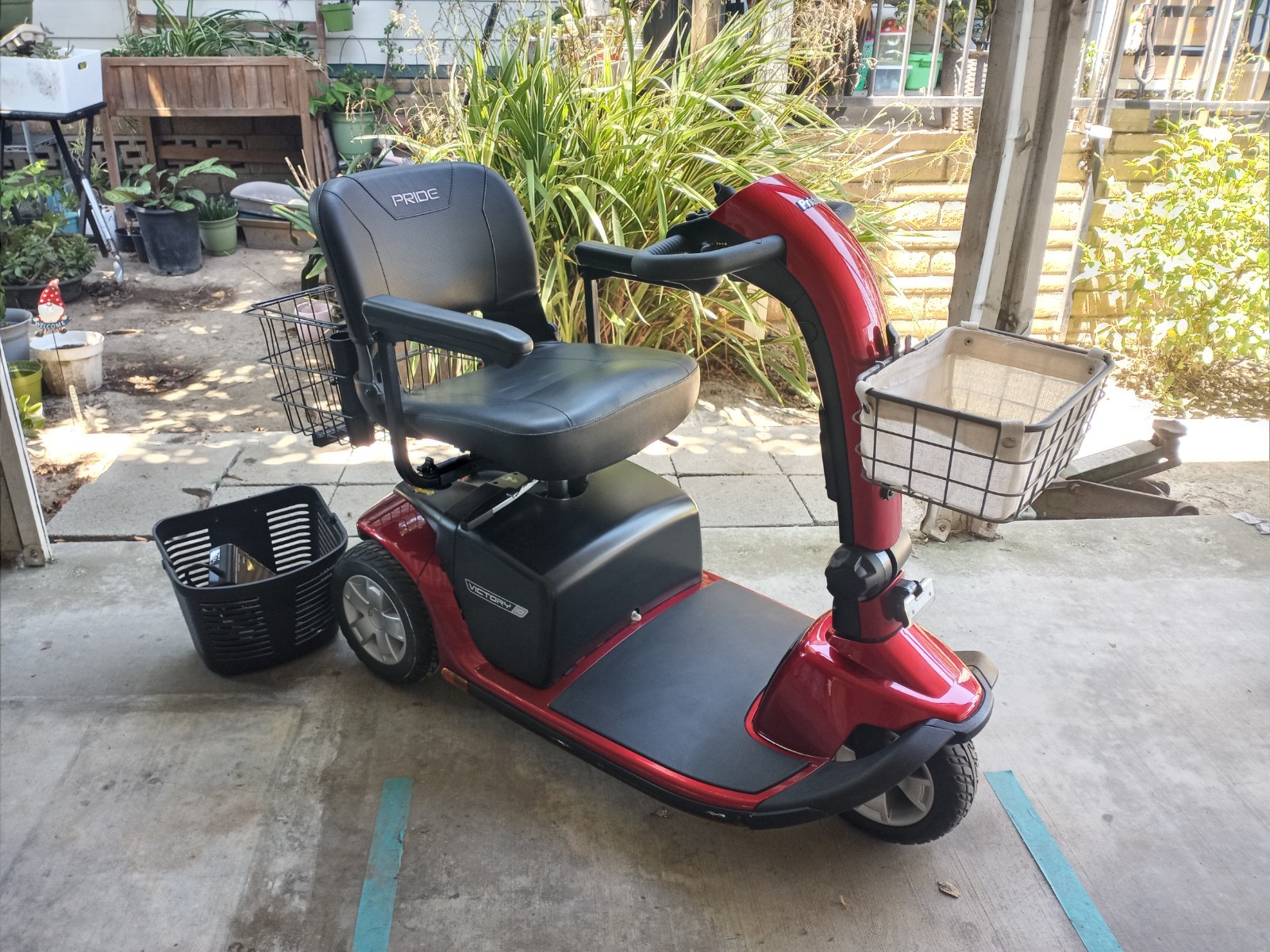 Used Pride Victory 10 Mobility Scooter 3 Wheel w Charger and Front/Rear Baskets