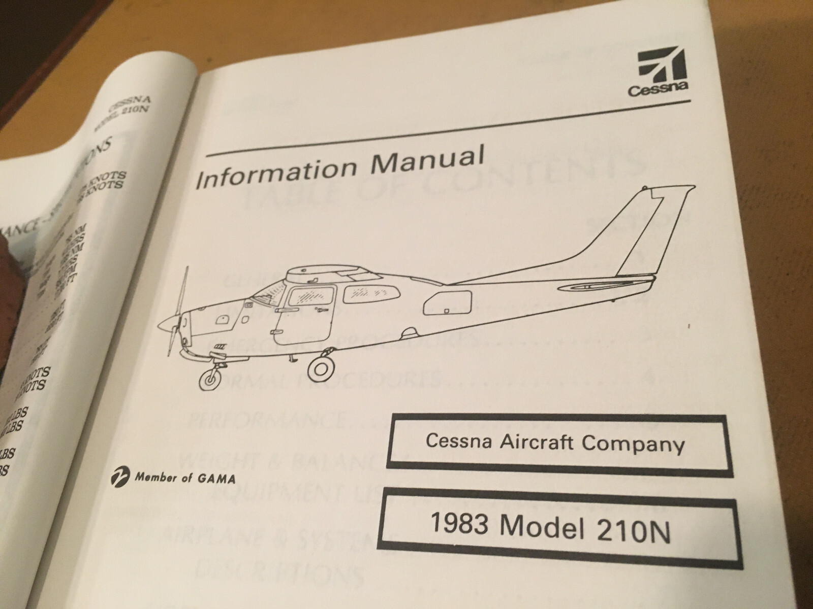 1983 Cessna 210N Centurion Pilot's Information Manual
