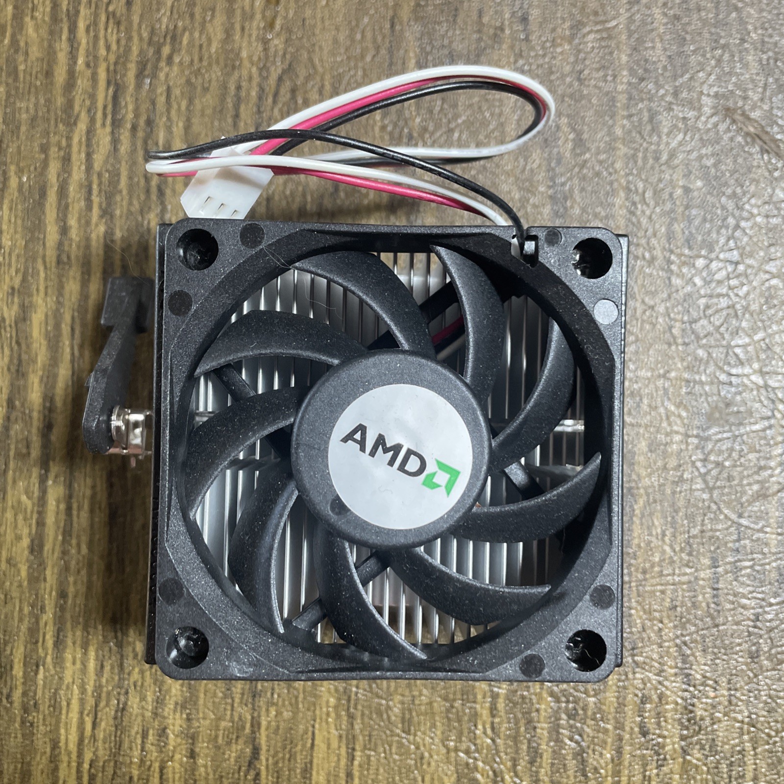 AMD AV-Z7UB00C009 Socket AM3 / AM3+ / AM2 3-pin Aluminum Heatsink and 80mm Fan