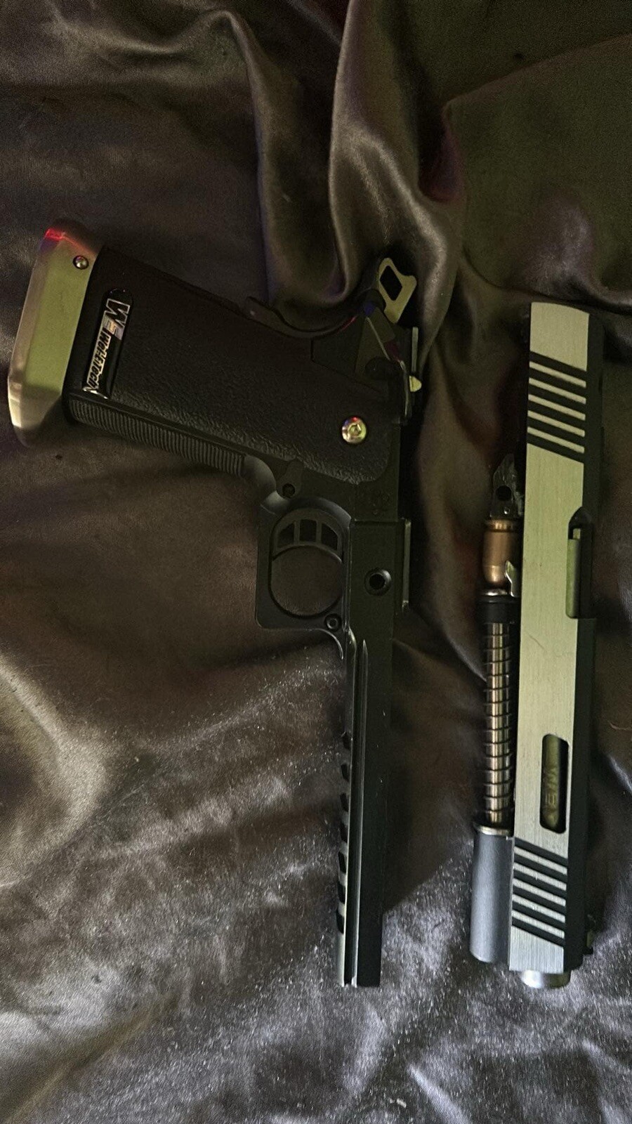 airsoft gun