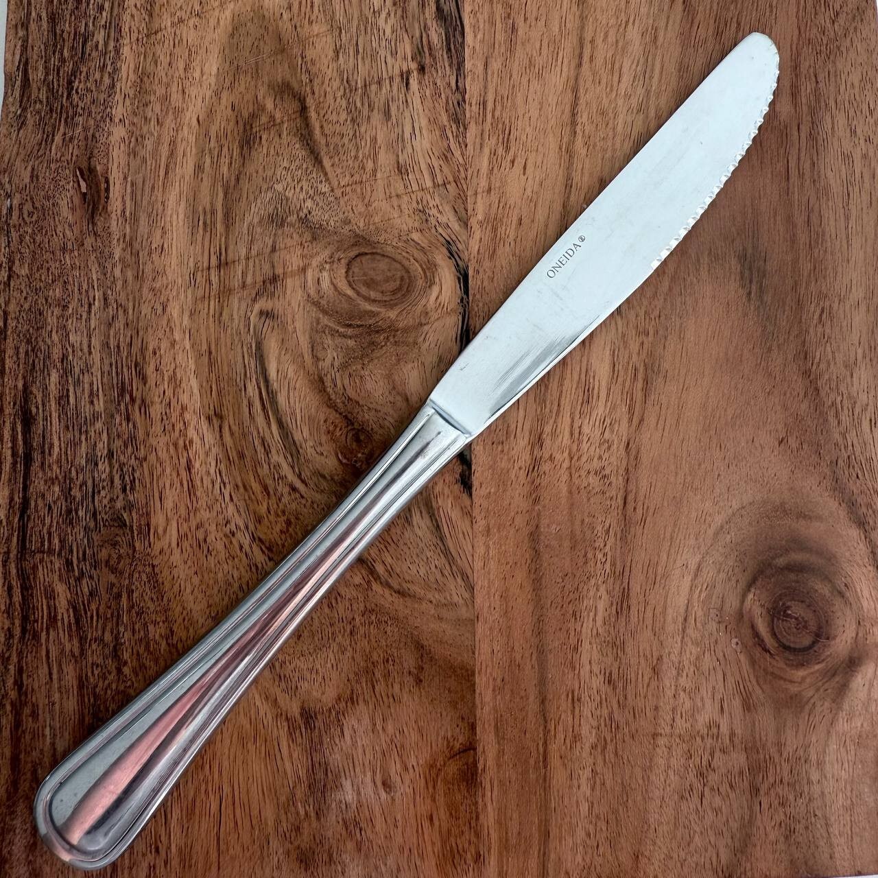 Oneida "NEW RIM" Stainless Steel 18/10 Dinner Knife 90-16