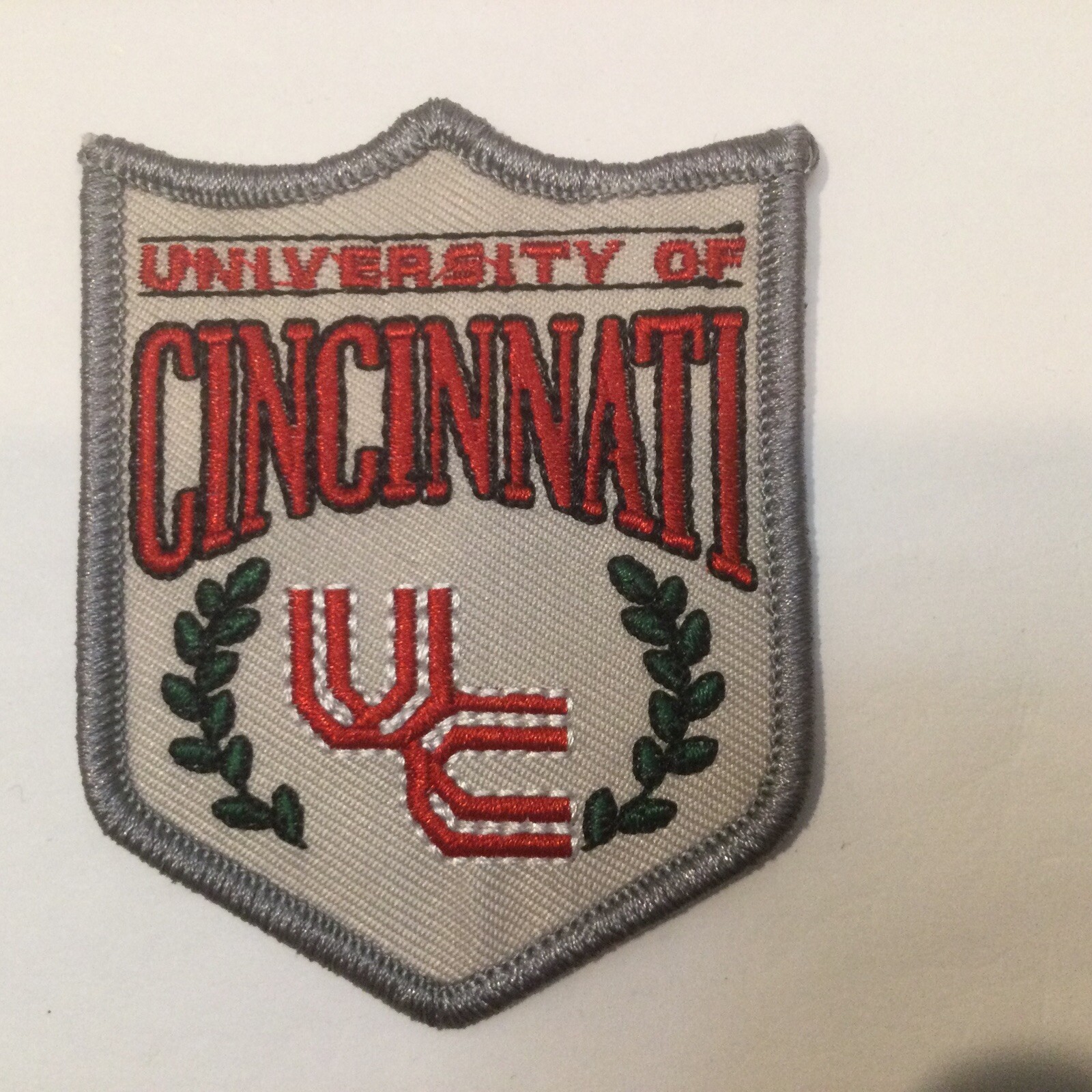 University Of CINCINNATI BEARCATS VINTAGE EMBROIDERED IRON ON PATCH 3" x 2.25”