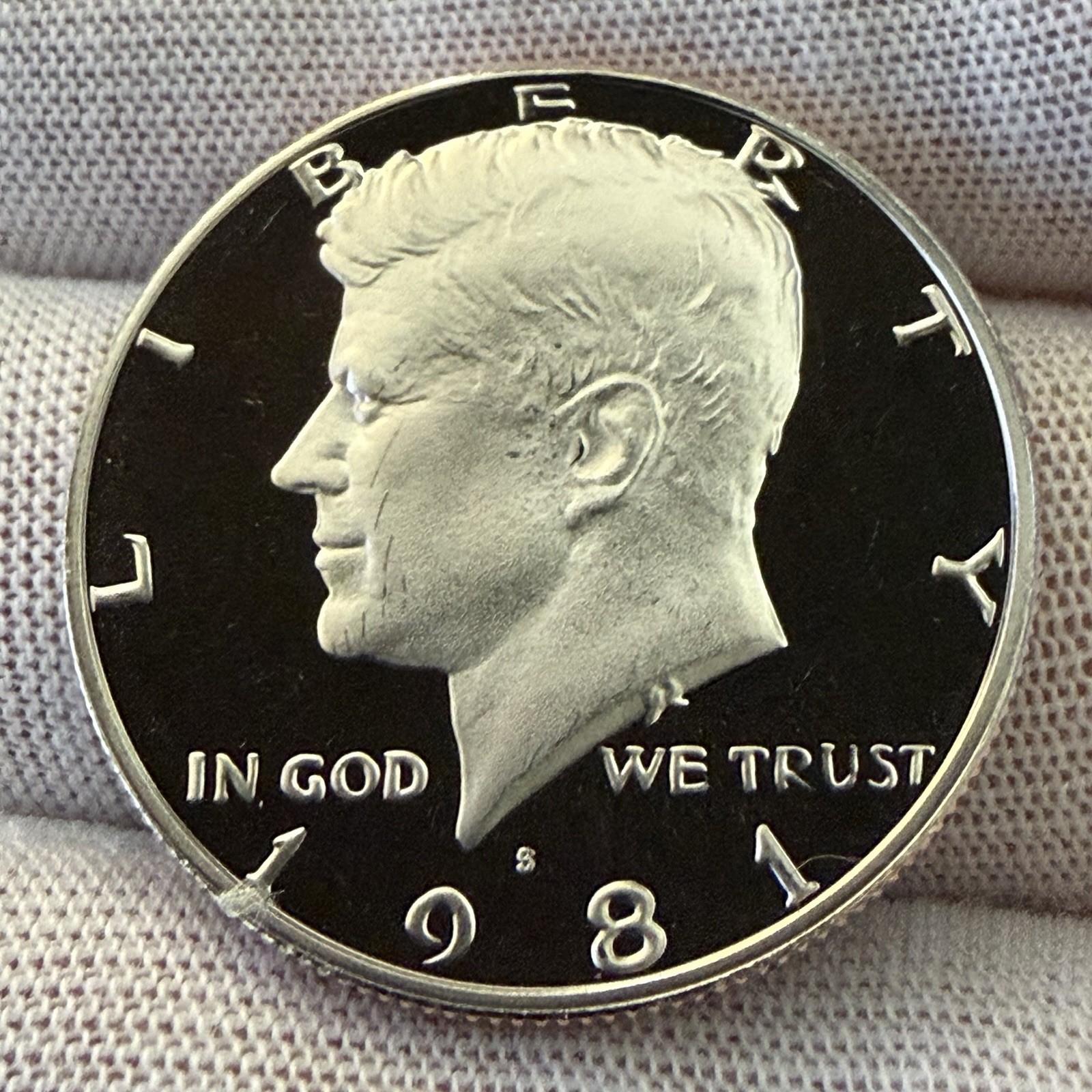 1981-S Kennedy Half Deep Cameo Proof receive coin pictured see description #5390