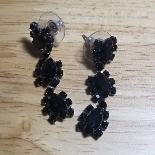 Vtg Unbranded Silver-Tone Black Rhinestone Dangle Post Earrings