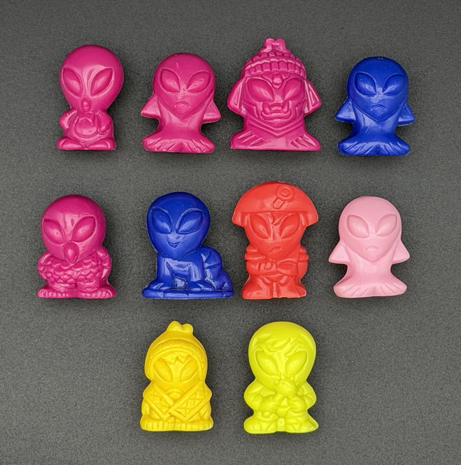 Gogo’s Crazy Bones Magic Box Aliens Lot of 10 Damaged Figures – See Photos