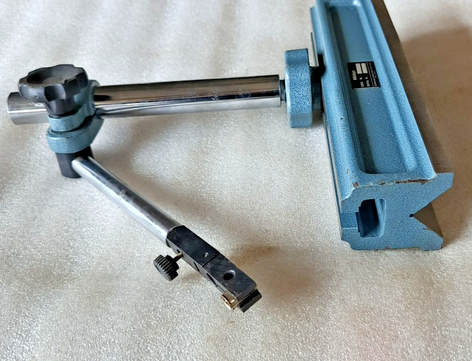 MITUTOYO 914-101 UNIVERSAL FINE ADJUSTMENT MEASURING STAND BASE