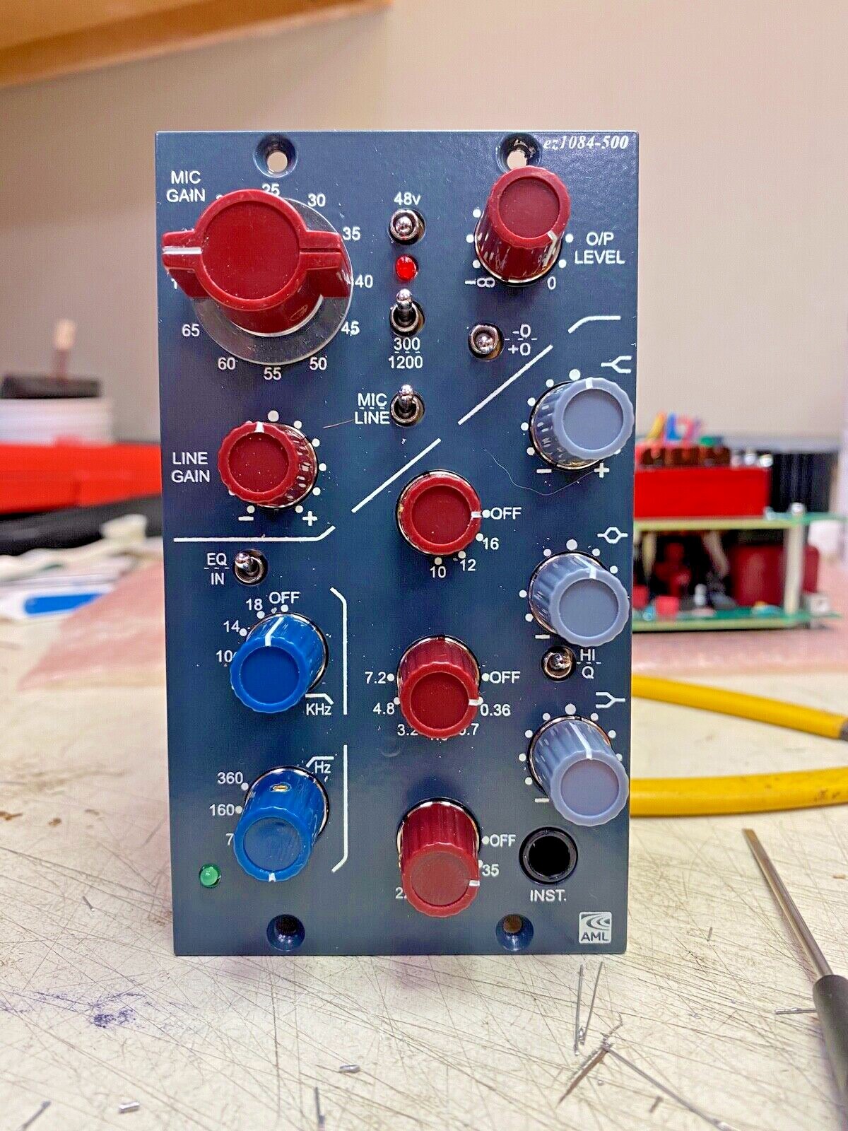 AML 1084 Preamp & Equalizer 500 Series DI Neve Design to the detail.