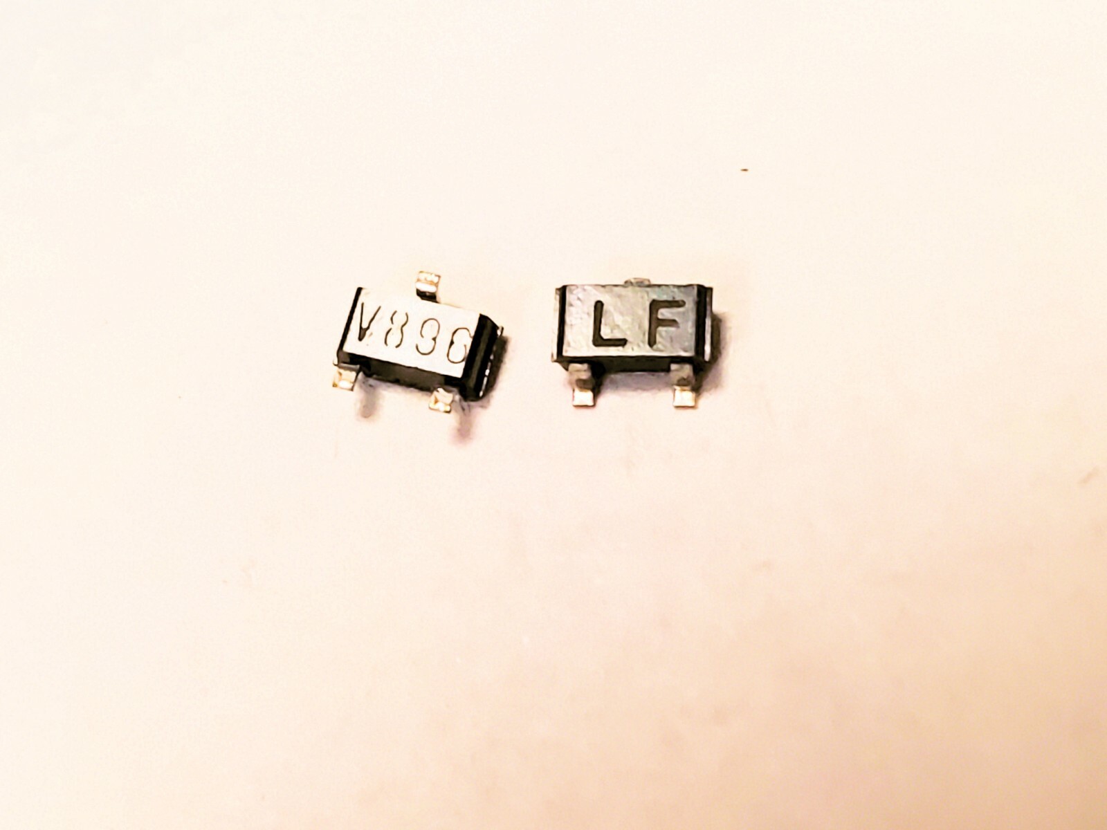 2SC3052  “Original” Mitsubishi Transistor 2  pcs