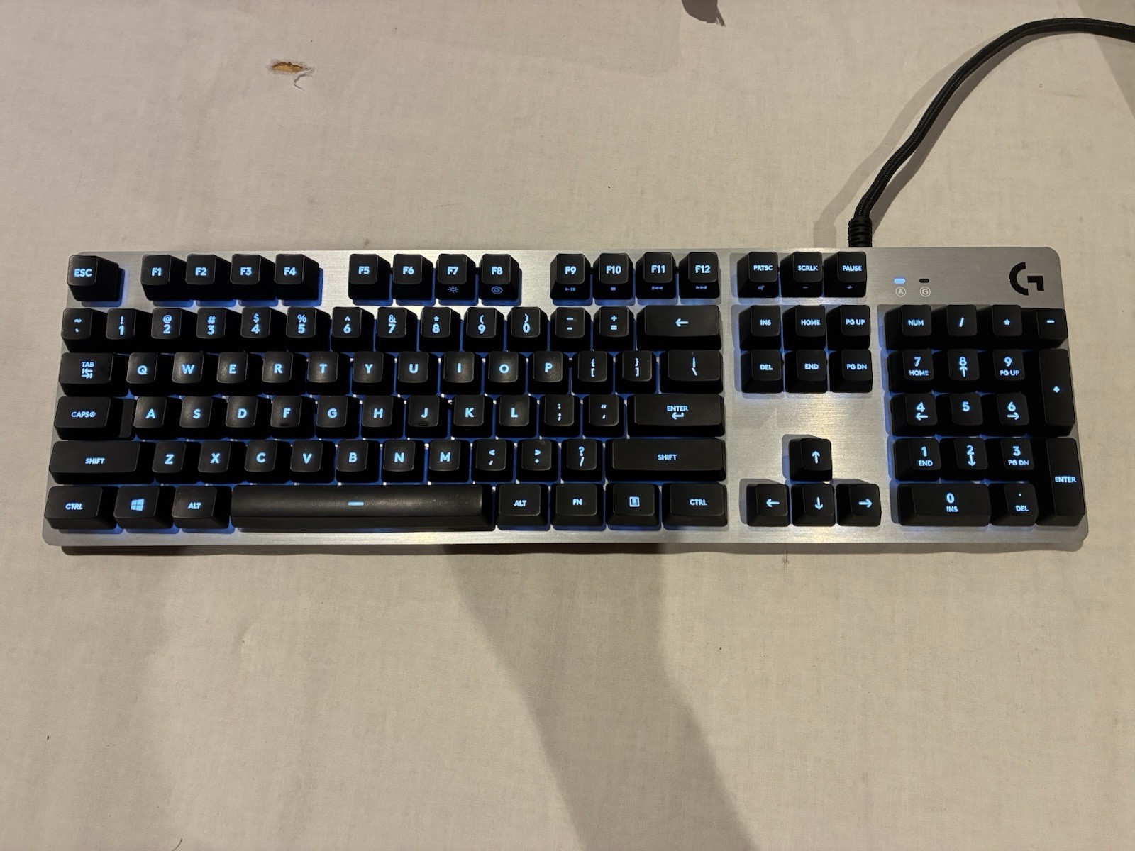 Logitech G413 Silver Mechanical Gaming Keyboard White Backlight USB Passthrough