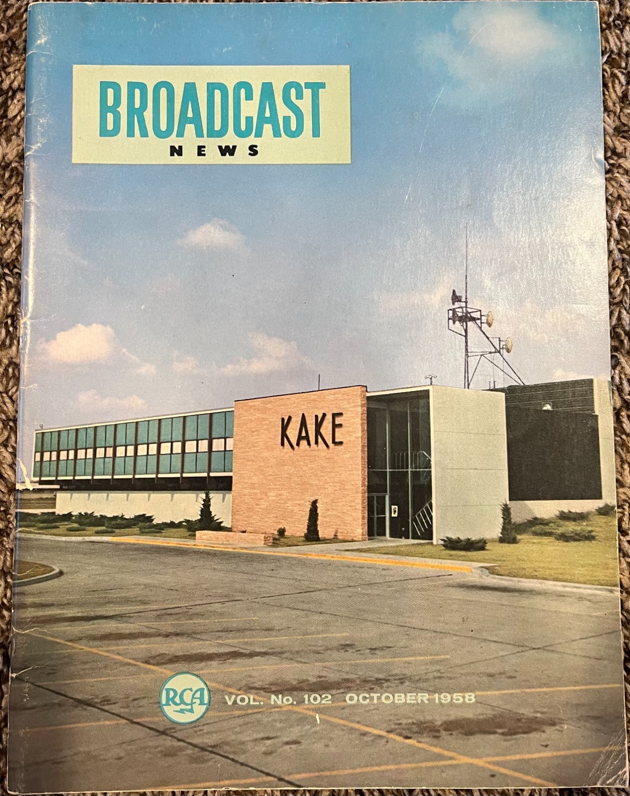 Vintage RCA Broadcast News Magazine #102 October 1958!