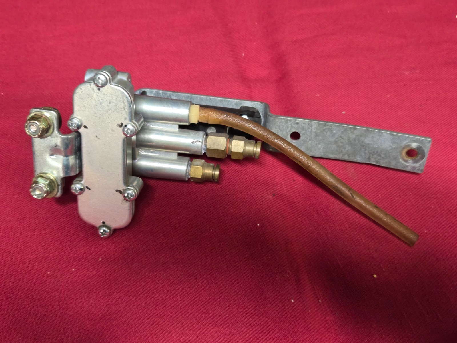 WORLD AMERICA: WA90054007 HEIGHT CONTROL VALVE