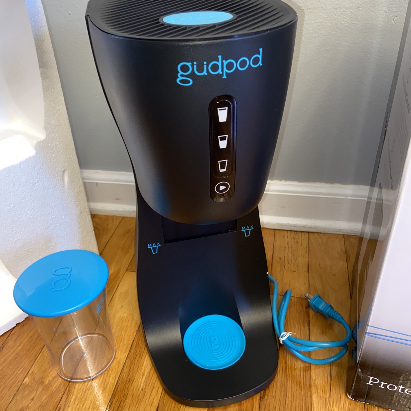 güdpod ( Good For You) Protein Shakes Machine Mint Condition!