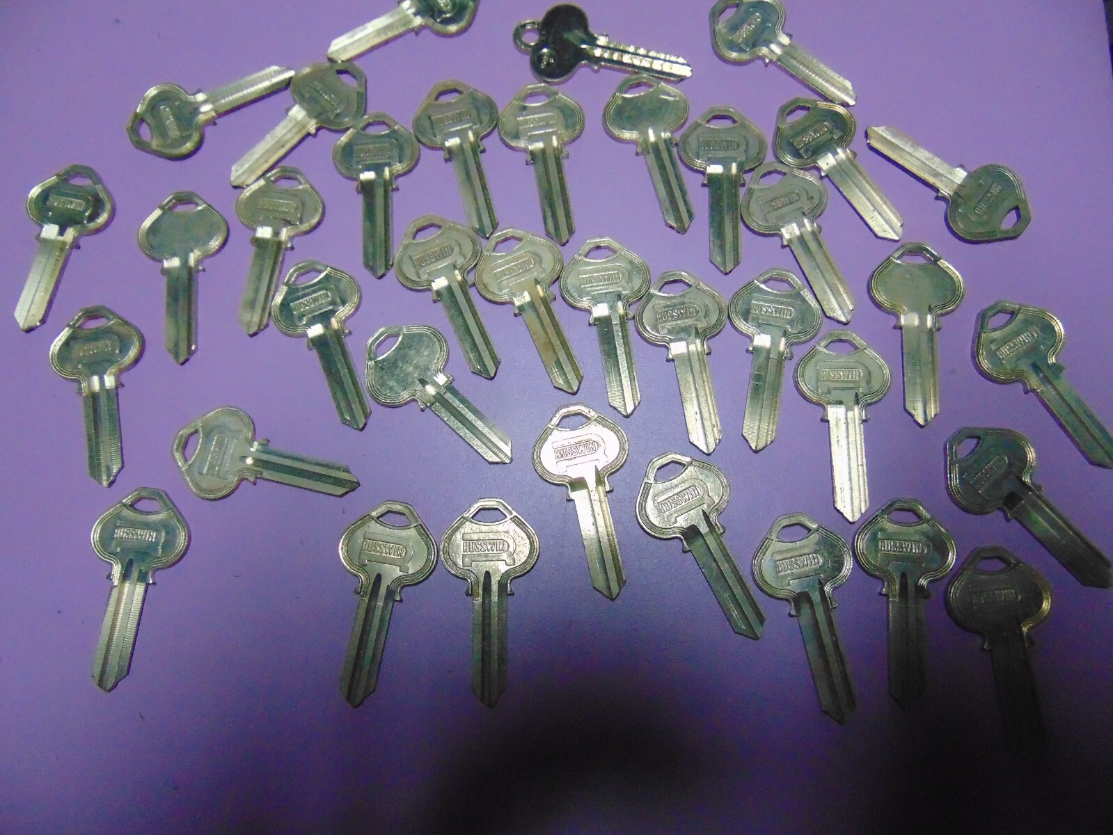 35 KEYS RUSSWIN 1011 B KEYS BLANKS UNCUT LOCKSMITH