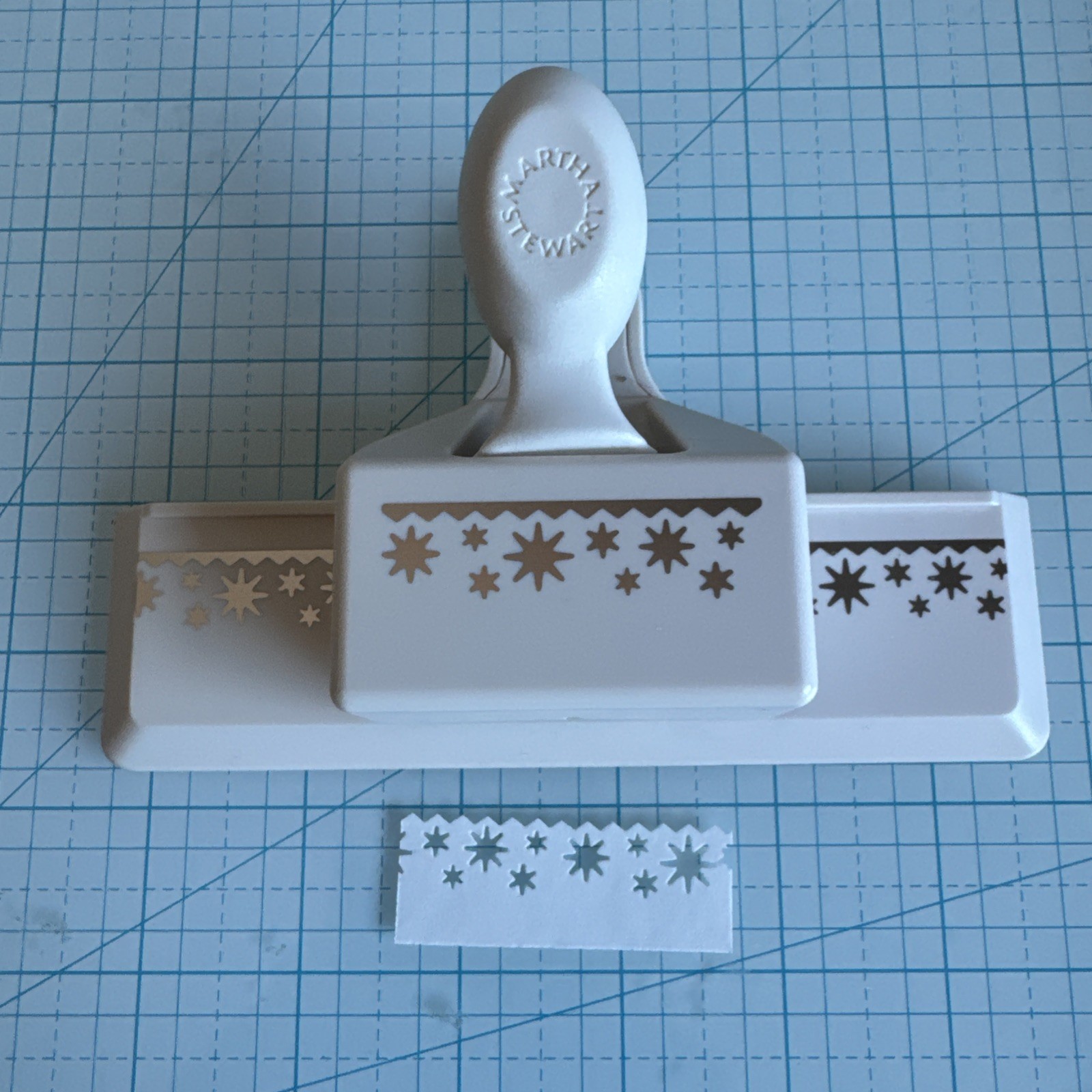 Martha Stewart Crafts STARRY SKY Border/Edge Punch