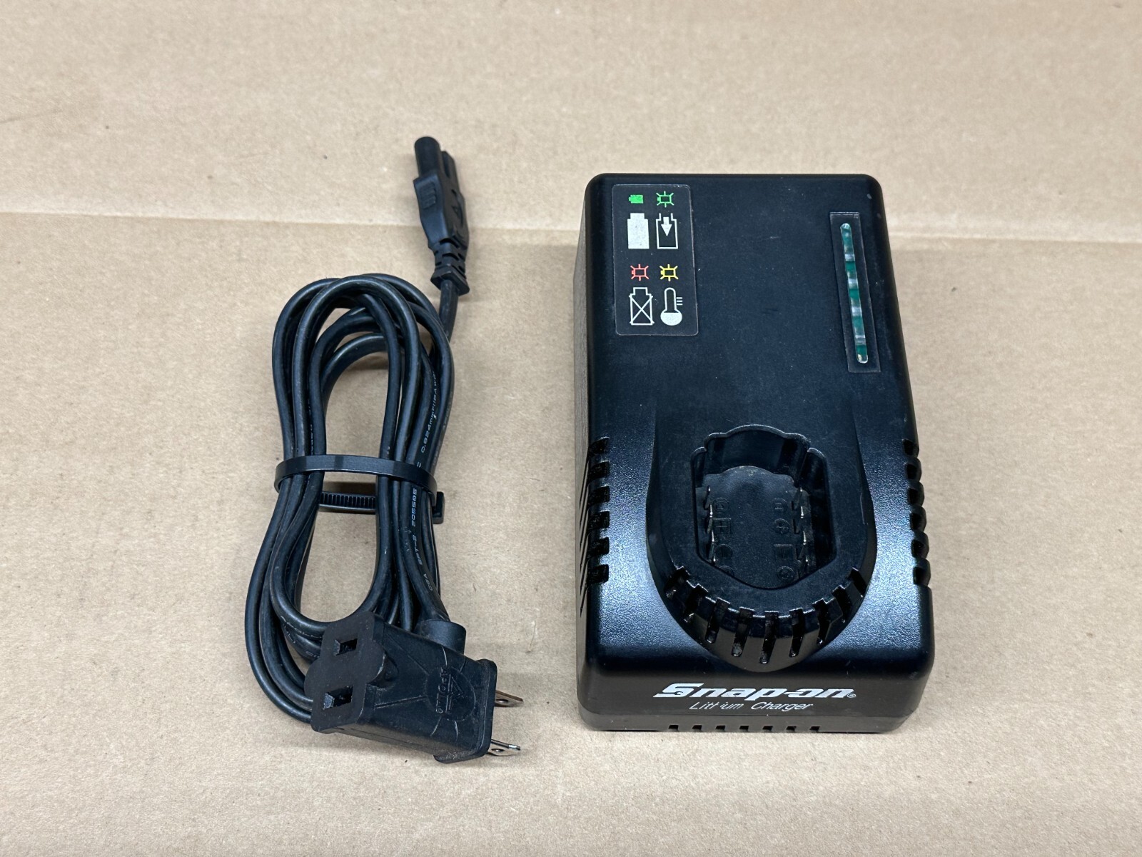 Snap-On 14.4v Lithium Cordless Battery Charger - CTC772A -  Like New Condition