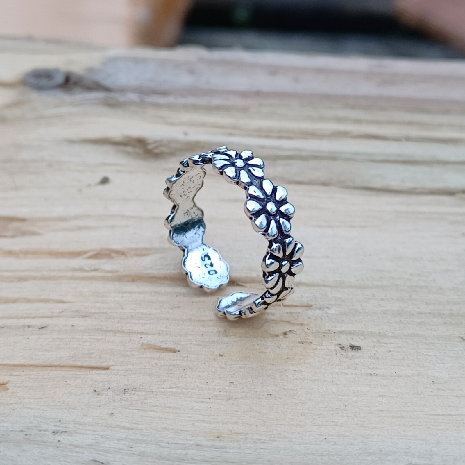 Adjustable Sterling Silver Funky Flowers Toe Ring