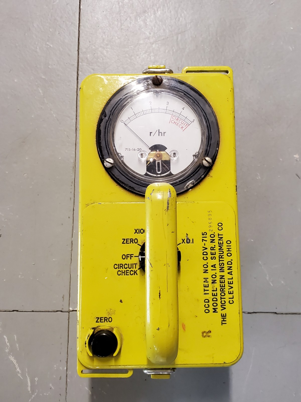 Vintage Victoreen Geiger Counter Model CDV-715 Tested Working Estate Find