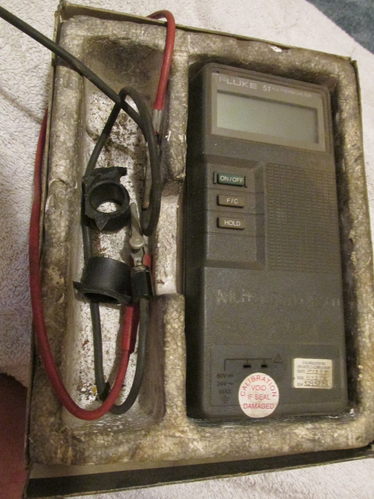 Fluke 51 K/J Digital Thermometer - with original box manual probe UN-TESTED