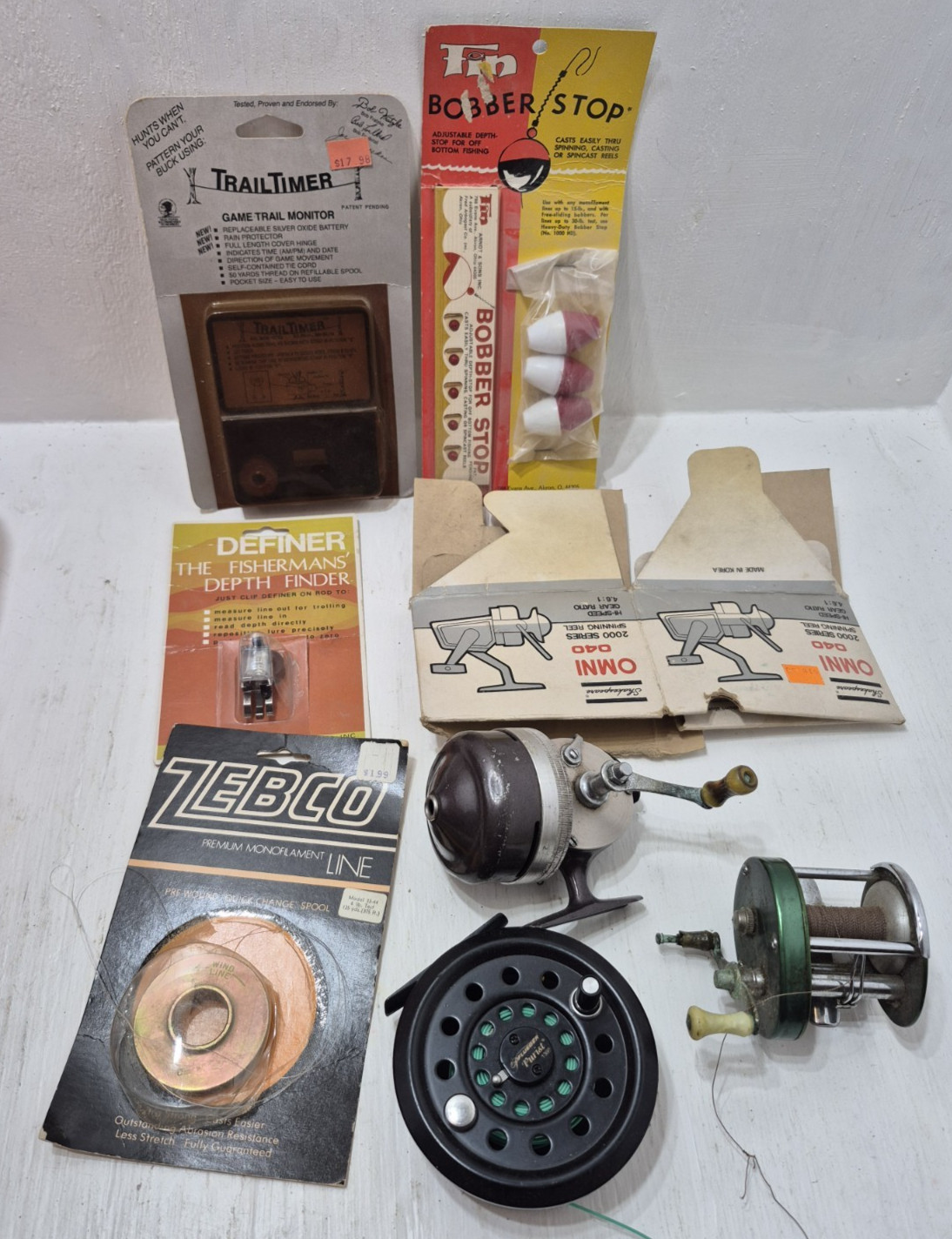 Lot of Vintage Fishing Items Shakespeare Reels & Zebco Line/Empty Box Omni