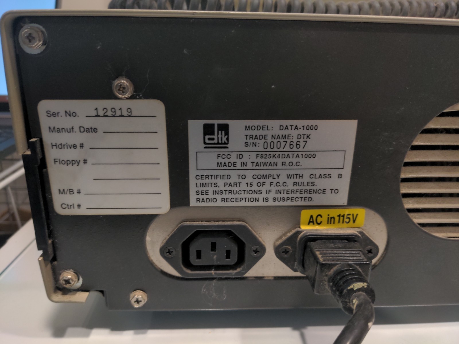 Vintage DTK DATA-1000 Desktop Computer Turns on - untested