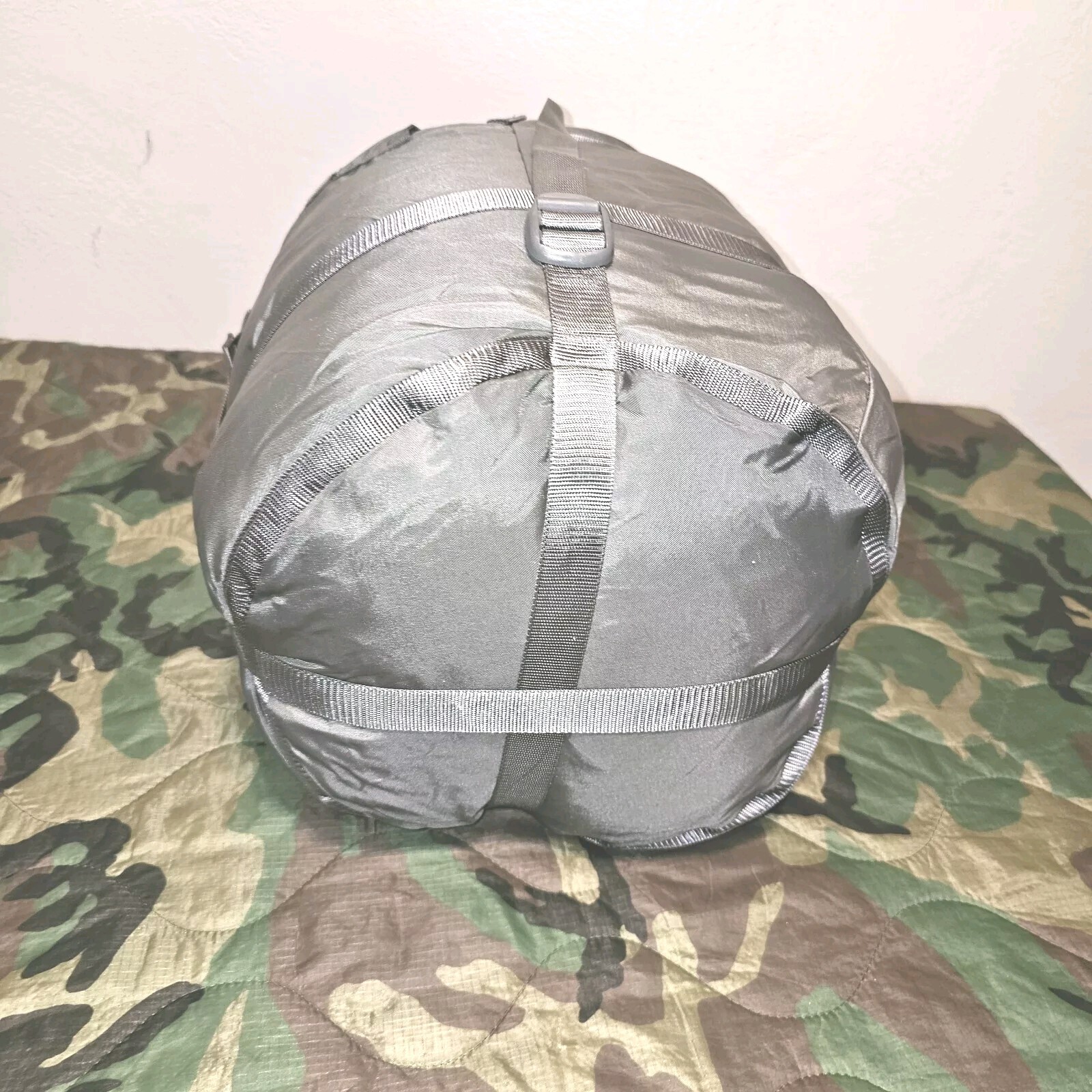 Vintage USGI Intermediate Cold Sleeping Bag - NSN: 8465-01-049-0888