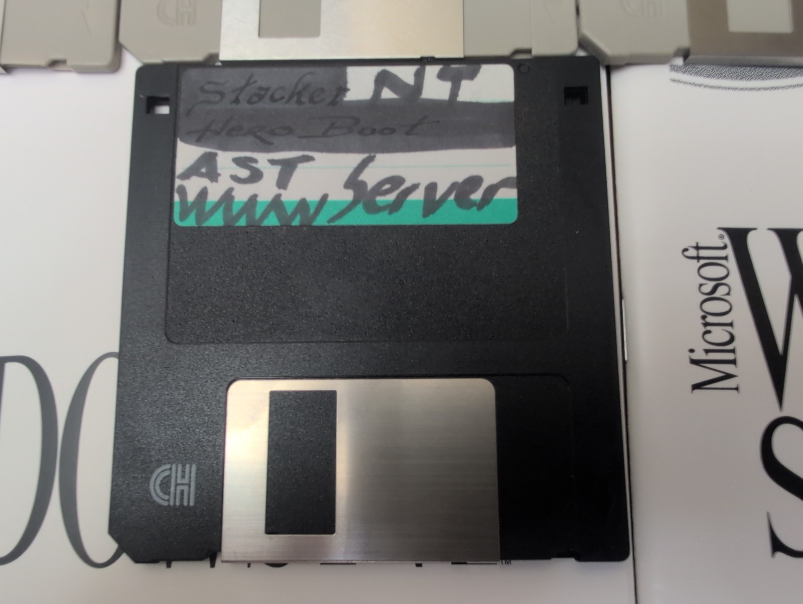 Microsoft Windows NT Server 3.51 Special Upgrade Edition Box 1995 3.5 No CD