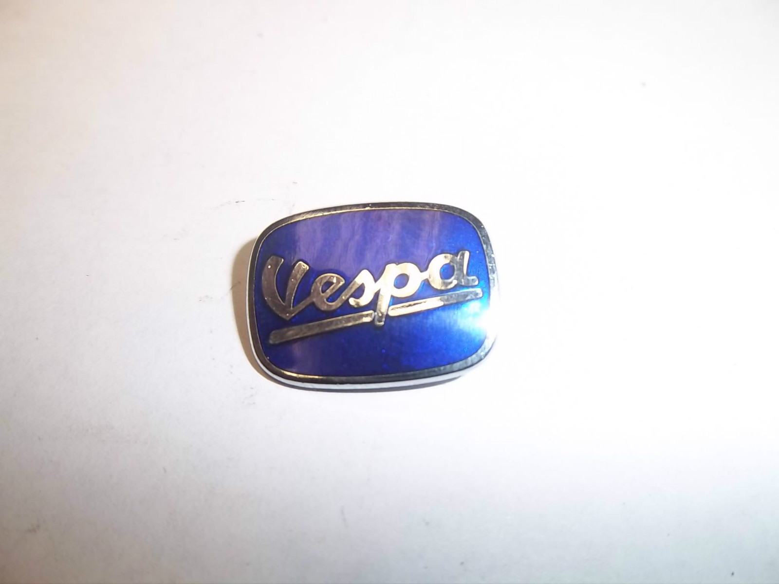 SCOOTER PIN BADGE 'VESPA LOGO' BLUE LAPEL BADGE - BG31B