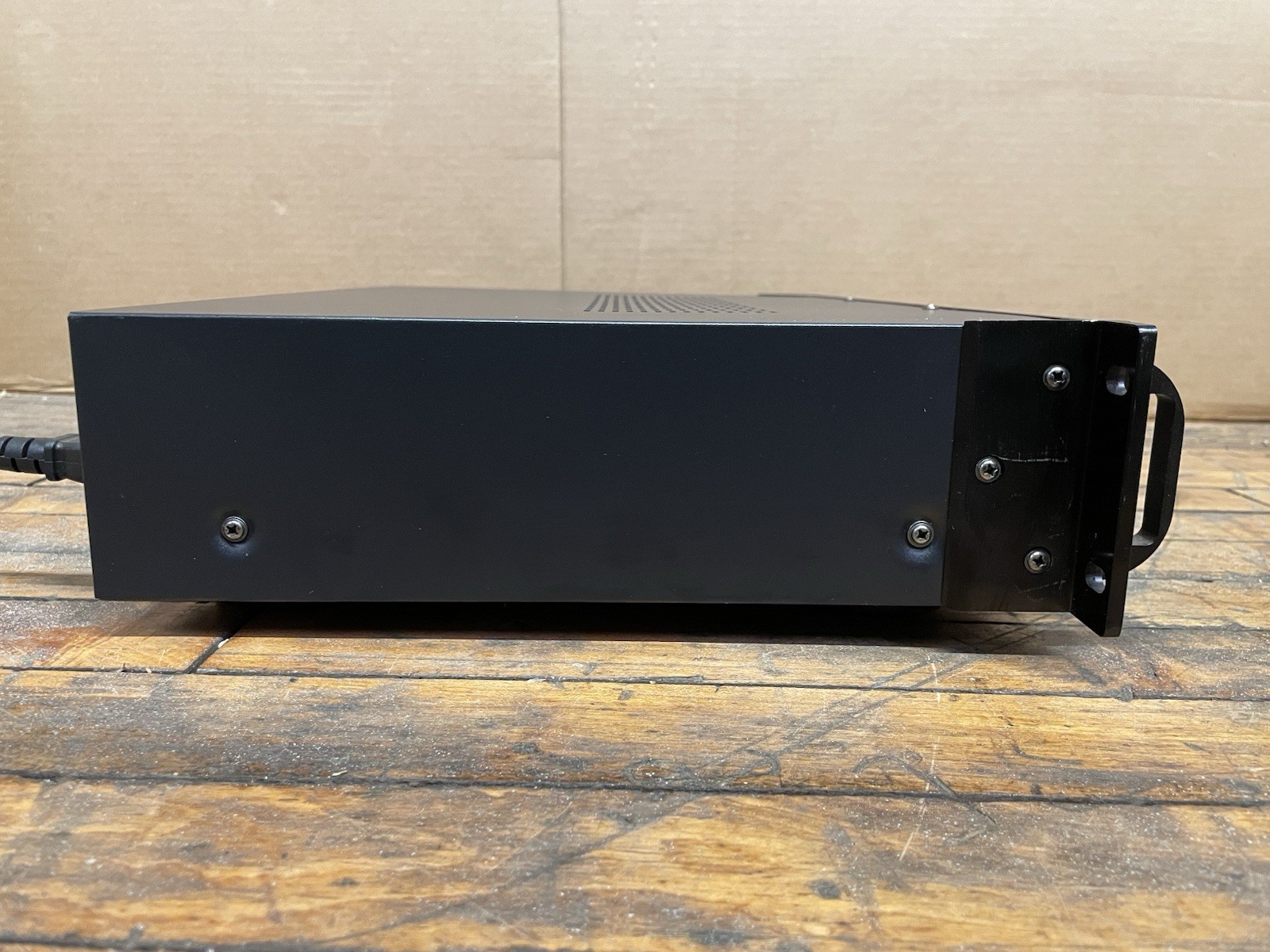 Studio Z SPA-2000BT Hybrid Digital Receiver Amplifier 2000W Tested Works